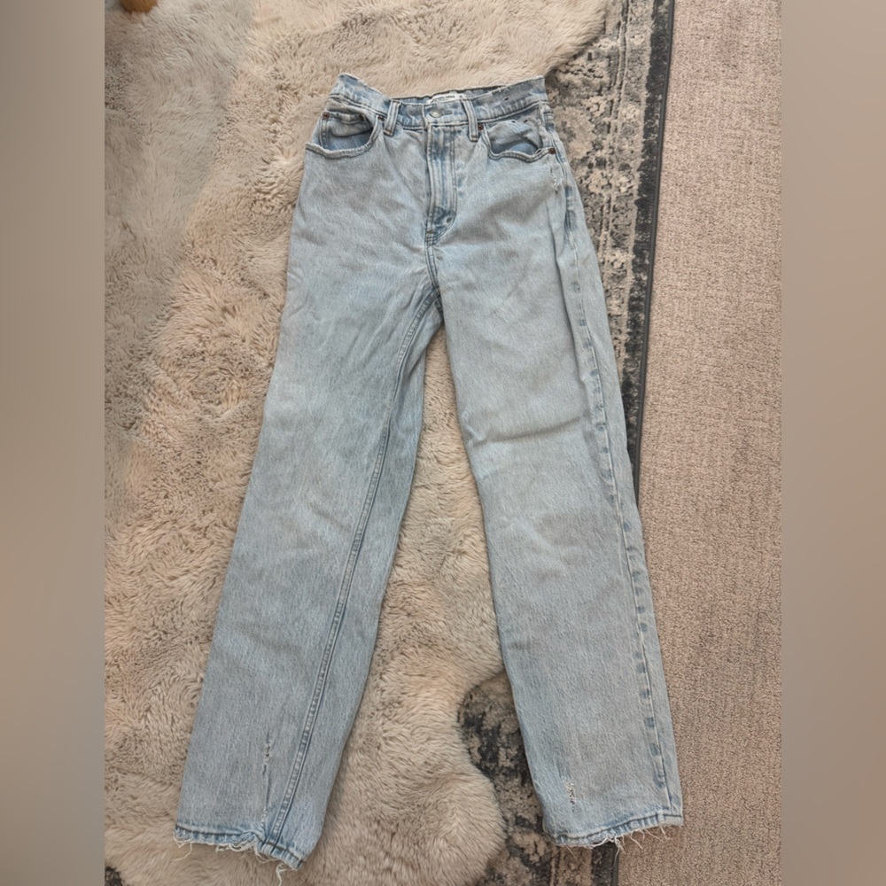 Abercrombie & Fitch curve love 90’s straight high rise Jean
